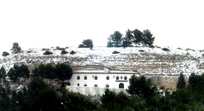 Ermita del Santo Niño nevada.
27de Febrero de 2004.
Un punto de vista un poco diferente al usual de nuestra Ermita.

