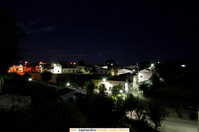 07 de Octubre 2006, La Cañadilla de noche
[url=espacio.adicional] [/url]
[color=teal][i]Foto que recoge el barrio de La Cañadilla y la cuesta de la antigua carretera de Andalucia  de noche.Fué  tomada a la una de la madrugada desde las Cercas del Cura. [/i][/color]

[url=espacio.adicional] [/url]
Palabras clave: 07 de Octubre 2006, La Cañadilla y la carretera de noche