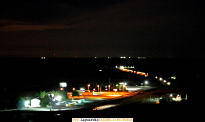 07 de Octubre 2006, La carratera de Andalucía por la noche desde el cerro.
[url=espacio.adicional] [/url]
[color=teal][i]Solo era un experiemento.... pero al final la foto que resulto nos pareció interesate. [/i][/color]

[url=espacio.adicional] [/url]
Palabras clave: 07 de Octubre 2006, La carratera de Andalucía por la noche desde el cerro.