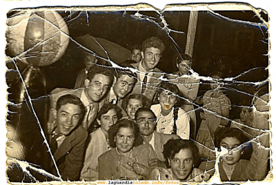 Cuadrilla de guardiolos en las fiestas 1953
Palabras clave: Cuadrilla de guardiolos en las fiestas 1957