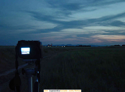 Fotografiando la caida de la noche sobre La Guardia, 21 de Mayo de 2006.
[url=espacio.adicional] [/url]
[color=teal][i] Este reportaje no salió bien, pero los miembros del proyecto que participamos disfrutamos poniendonos de acuerdo para buscar el lugar, la hora, etc... como es habitual en los reportajes que hacemos, aunque solo sea por esto merecen la pena.
Prometemos que la próxima vez lo conseguiremos.  [/i][/color]

[url=espacio.adicional] [/url]

Palabras clave: Fotografiando la caida de la noche sobre La Guardia, 21 de Mayo de 2006.