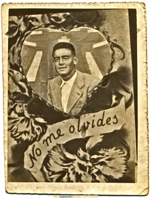 Fotografía típcia de recuerdo Hermano de Julio "El Manco" años 40 antes de irse a la legión (?).
Palabras clave: Fotografía típcia de recuerdo Hermano de Julio "El Manco" años 40 antes de irse a la legión (?).