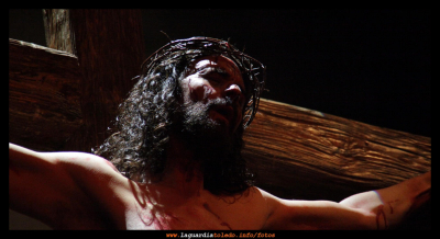 La Pasión 2011 - Padre en tus manos encomiendo mi espíritu...
Palabras clave: La Pasión 2011 - Padre en ti encomiendo mi alma.....