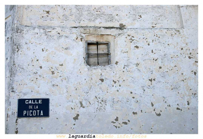 Cerca de la plaza esta la calle de la Picota y aqui nos topamos con muchos de los sabores manchegos que aún quedan.
