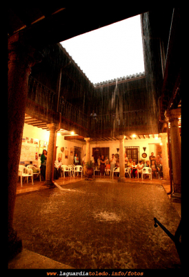 Conferencia sobre arquitectura popular manchea - 21 de Septiembre de 2008
Tan raro es ver de llover de manera semejante como ver convocarse un acto en favor de la arquitectura popular manchega. Sobre la lluvi no podemos hacer nada sobre lo otro tal vez sí.....

Palabras clave: arquitectura popular manchega