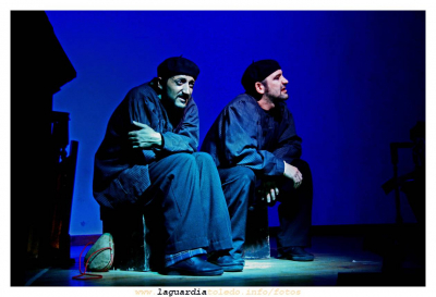 El jardín de la boinas.
En el [b]Jardín de las boinas[/b] la luz  y las sombras marcan el compás entre el  que deambulan unos personajes que repasan muchas de las heridas de nuestra historia mas reciente. En la obra se utiliza la clave de comedia como recurso para dulcificar la crudeza del puñal de la historia que nos cuentan. [b]FUEGOS FATUOS[/b]  demuestra con creces que sabe herirnos y también aliviarnos. 


[url=http://www.fuegosfatuos.com/][color=navy][i]Web de la compañía FUEGOS FATUOS[/i][/color][/url]

[url=espacio.adicional] [/url]
