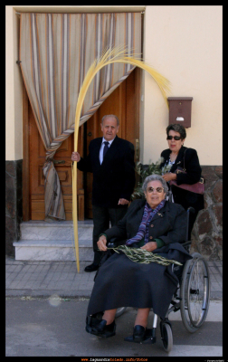 5 de abril de 2009, domingo de ramos después de misa, con la palma y el ramo como Dios manda.
Palabras clave: 5 de abril de 2009, domingo de ramos después de misa, con la palma y el ramo como Dios manda.
