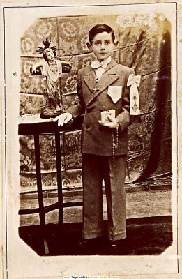 Foto de estudio típica de comunión de la época de José Gómez años 50
Palabras clave: Foto de estudio típica de comunión de la época de José Gómez años 50