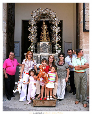 24 de Septiembre de 2007. Ofrenda floral: la familia con el Niño III.
Palabras clave: familia niño