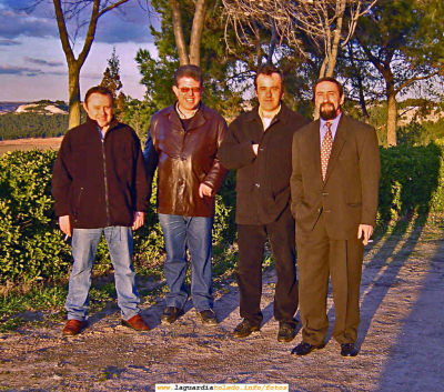 Los cuatro magníficos en el cerro 4-01-2004
De izquierda a derecha: 'Sanders' (Santiago), 'Jou' (Cristóbal, 'Fred' (Fernando), 'El Napo' (Jesús)
Palabras clave:  'Sanders' (Santiago), 'Jou' (Cristóbal, 'Fred' (Fernando), 'El Napo' (Jesús)