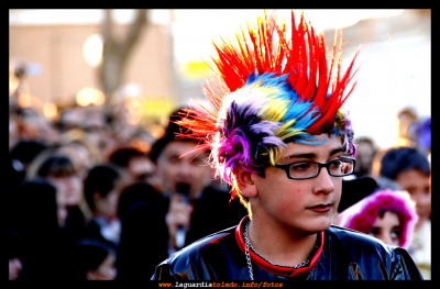 Carnavales 2008 - XI - Por lo pelos
Lo apasionante de los carnavales es que dan vida a seres imaginarios que hasta ese momento solo habitaban en nuestra imaginación.
Aquí les presentamos a algunos de ellos...
Palabras clave: Carnavales 2008 - XI - Por lo pelos