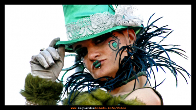 Canraveles 2008 - II -  Pereza.
Lo apasionante de los carnavales es que dan vida a seres imaginarios que hasta ese momento solo habitaban en nuestra imaginación.
Aquí les presentamos a algunos de ellos...


Palabras clave: Canraveles 2008 - II -  Pereza.