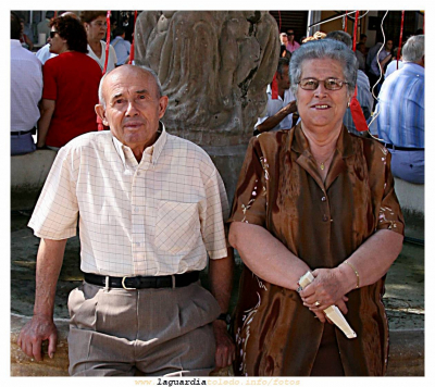 24 de Septiembre de 2007. Momentos antes de la traca, Julián y Milagros.
(En homenaje a uno de los pilares de esta web)
Palabras clave: Pura Guardia