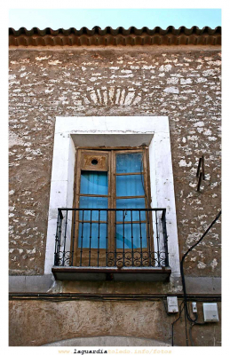 Todos los días paso por el mismo sitio, un día levanté la vista y miré, y me dije anda..... (6 de Noviembre de 2006)
Palabras clave: Todos los días paso por el mismo sitio, un día levanté la vista y miré, y me dije: ¡ Anda... ! (6 de Noviembre de 2006)