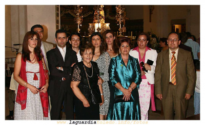26 de septiembre 2007. Algunos componentes del coro después de cantar en misa.
Palabras clave: fiestas coro