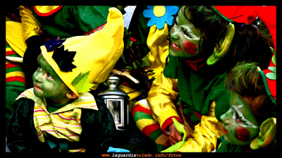 Canraveles 2008 - V - Si hay duendes mayores en Perejón también tiene que haber duendes pequeñitos... Duendecillos.
Lo apasionante de los carnavales es que dan vida a seres imaginarios que hasta ese momento solo habitaban en nuestra imaginación.
Aquí les presentamos a algunos de ellos...
Palabras clave: Canraveles 2008 - V - Si hay duendes mayores en Perejón también tiene que haber duendes pequeñitos... Duendecillos.