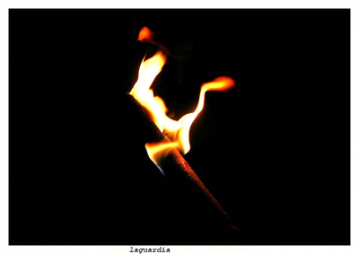 24 de Septiembre de 2007. La pólvora y sus hachones. Hachón.
Palabras clave: 24 de Septiembre de 2007. La pólvora y sus hachones. Hachón.