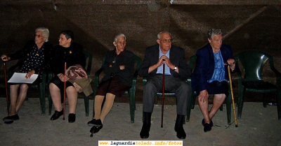 26 de Septiembre de 2006, devotos del Santo Niño en el Ofertorio de la plaza.
Palabras clave: 26 de Septiembre de 2006, devotos del Santo Niño en el Ofertorio de la plaza.