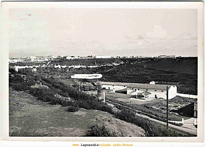 Vista desde el cerro de La bodega de los Sánchez y de las cuevas.
Palabras clave: bodega Sanchez cuevas 1965