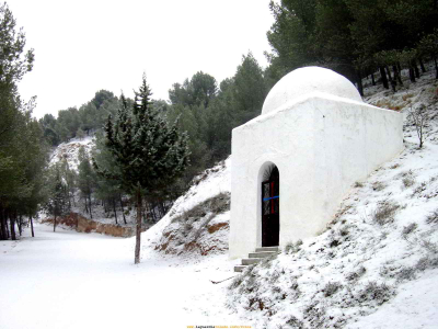Camino de La Ermita del Santo Niño nevado 28-ene-2006
