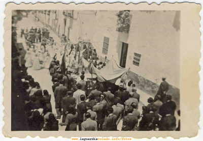 Procesión del Corpus años 60 en la calle Mayor
Palabras clave: Procesión del Corpus años 60 en la calle Mayor