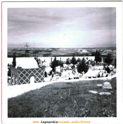 Vista del cementerio el dia de los santos sobre 1970
Palabras clave: Vista del cementerio el dia de los santos sobre 1970