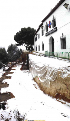 Obras de reconstrucción de la plataforma de la Ermita del Santo Niño avance a 28-Ene-2006
Palabras clave: obras