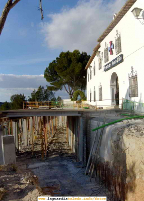 Obras de reconstrucción de la plataforma de la Ermita del Santo Niño avance a 11-Mar-2006
Palabras clave: Obras ermita santo niño