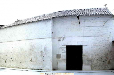 Fachada completa de la Ermita de Jesús.
LOS ESCENARIOS DE LA VIDA: Edificios. -> La Ermita de Jesús
Palabras clave: Panorámica Jesús