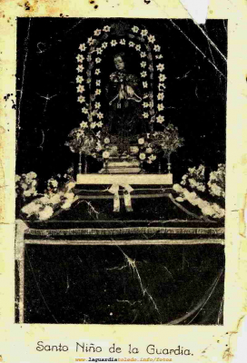 Estampilla del Santo Niño en su carroza procesional sobre 1900.
