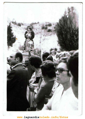 Procesión de Santo Niño llegando a la ermita día 27 de septiembre
Palabras clave: Procesión de Santo Niño llegando a la ermita día 27 de septiembre
