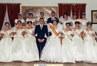 Fiestas 1994
Reinas, damas y mantenedores entrantes (arriba) y salientes (abajo)
Palabras clave: Reina damas y mantenedor