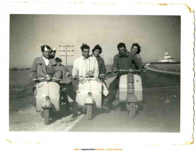 De Dosbarrios a La Guardia en Vespa
