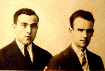 Los Manolos
[b]Manuel Martínez Barajas[/b] "El Sastre" (Comerciante)
Manuel Martín Rubio Huete (Barbero)
Ambos han estado mas de 40 años al frente de sus negocios eso a parte hacerles polulares les hace acreedores de este humilde homenaje.

