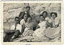 Cuadrilla_de_amigos_en_el_SN_1957_lgt.jpg