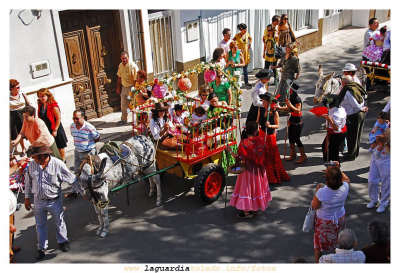 24 de Septiembre de 2007. La carroza del Rocío
[url=http://laguardiatoledo.info/tupidiario/2007/10/17/el-elemento-multimedia-mas-visto-de-las-fiestas-2007/][color=red][i][b]El elemento multimedia más visto de las Fiestas 2007 en el Tupidiario[/b][/i][/color][/url][/b].
[url=http://www.laguardiatoledo.info/guardiapedia/Las_Fiestas_2006_en_video][color=red][i][b]Recopilacion de los videos publicados en flash de las Fiestas 2006 en la Guardiapedia[/b][/i][/color][/url][/b].
