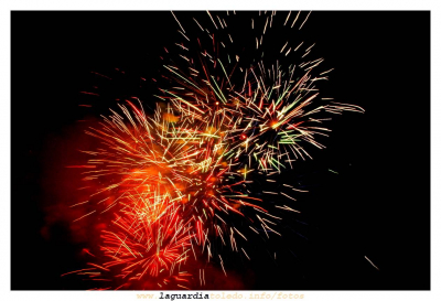 24 de Septiembre de 2007. Pólvora nocturna
[url=http://laguardiatoledo.info/tupidiario/2007/10/12/las-tres-fotos-mas-votadas-de-las-fiestas-2007/][color=red][i][b]Las 3 fotos más votadas de las fiestas 2007 en el Tupidiario[/b][/i][/color][/url][/b].
[url=http://laguardiatoledo.info/tupidiario/2007/10/12/los-tres-videos-mas-vistos-de-las-fiestas-2007/][color=red][i][b]El vídeo más votado de las fiestas 2007 en el Tupidiario[/b][/i][/color][/url][/b].
[url=http://www.laguardiatoledo.info/guardiapedia/Las_Fiestas_2007_en_video][color=red][i][b]Los videos de las Fiestas 2007 ordenados cronológicamente en la Guardiapedia[/b][/i][/color][/url][/b].
