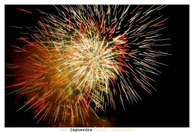 24 de Septiembre de 2007. Pólvora nocturna
[url=http://laguardiatoledo.info/tupidiario/2007/10/12/las-tres-fotos-mas-votadas-de-las-fiestas-2007/][color=red][i][b]Las 3 fotos más votadas de las fiestas 2007 en el Tupidiario[/b][/i][/color][/url][/b].
[url=http://laguardiatoledo.info/tupidiario/2007/10/12/los-tres-videos-mas-vistos-de-las-fiestas-2007/][color=red][i][b]El vídeo más votado de las fiestas 2007 en el Tupidiario[/b][/i][/color][/url][/b].
[url=http://www.laguardiatoledo.info/guardiapedia/Las_Fiestas_2007_en_video][color=red][i][b]Los videos de las Fiestas 2007 ordenados cronológicamente en la Guardiapedia[/b][/i][/color][/url][/b].
