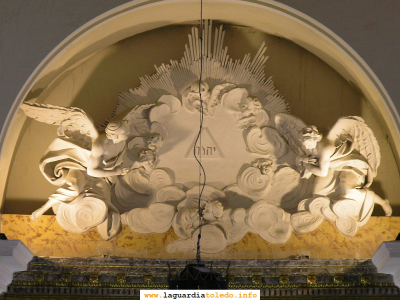 Los Angelones
Los Angelones: estatuas sobre el Altar Mayor de Nuestra Señora de la Asunción iglesia de La Guardia
Palabras clave: angelones_nuestra_señora_asuncion_iglesia_