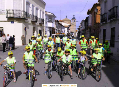Concentración ciclista organizada por la Asociación Vecinal "La Unión de La Guardia"
Palabras clave: concentracion ciclista bicicletas infantil