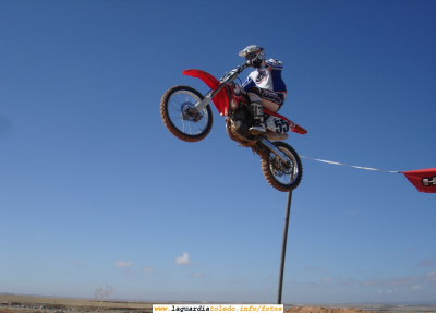 22 de Septiembre de 2007. Exhibición de Motocross. En pleno salto
