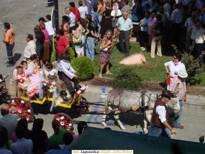 24 de Septiembre de 2007. Desfile de carrozas a su paso por la Plaza. El Rocío
