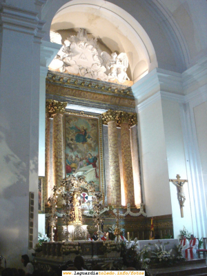 25 de Septiembre de 2007. El Santo Niño durante la misa
Una tradición de esta misa es que al acabar se entona el Himno al Santo Niño
[url=http://www.laguardiatoledo.info/guardiapedia/Himno_al_Santo_Ni%C3%B1o_de_La_Guardia][color=navy][i][b]Himno al Santo Niño de La Guardia en la Guardiapedia[/b][/i][/color][/url].[/b]

