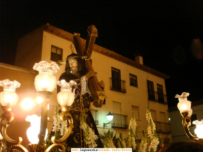 20 de Marzo de 2008. Jueves Santo. Nuestro Padre Jesús a la entrada de la Iglesia Parroquial después de la procesión
