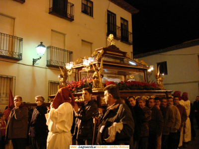 21 de Marzo de 2008. Viernes Santo. El Cristo Yacente entrando a la Iglesia al final de la procesión
