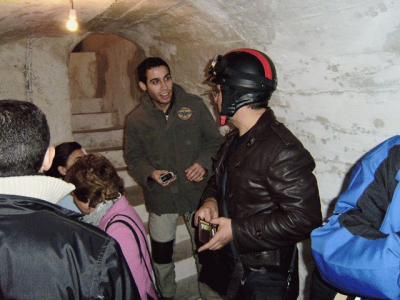 6 de Diciembre de 2009. 2ª Caravana Vespera Ontígola-La Guardia. Visita la cueva de la Casa de los Jaenes
Inauguramos la sección de La Guardia en internet con estas fotos encontradas en internet hechas por gente de Ontígola y Aranjuez que en diciembre pasado estuvieron de visita turística en La Guardia en una concentración de vespas. Parece que quedaron contentos con la visita
[b][url=http://josemariamartin.org/portal/index.php?option=com_content&task=view&id=55&Itemid=1#LA_VISITA_][color=blue]Fuente de la foto en internet[/color][/url][/b]
