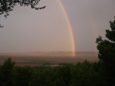 Foto del arco iris tomada el sábado día 9/10/10 a las 8:27 de la mañana desde el paseo del Norte
