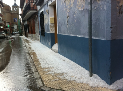 Efectos de la fuerte granizada en la Calle Mayor ( 20-04-2011)
