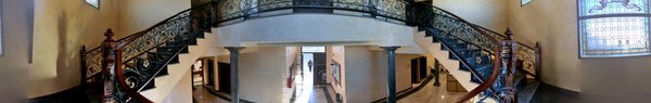 Vista de 360º de las escaleras del Ayuntamiento
