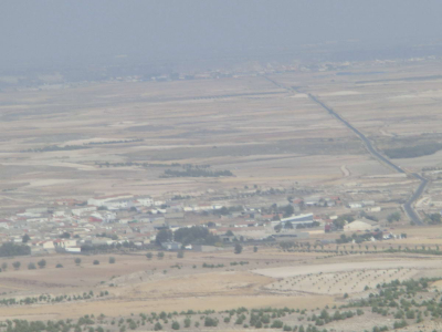 La carretera El Romeral-La Guardia desde lo alto de la sierra de El Romeral. 16-10-2011
